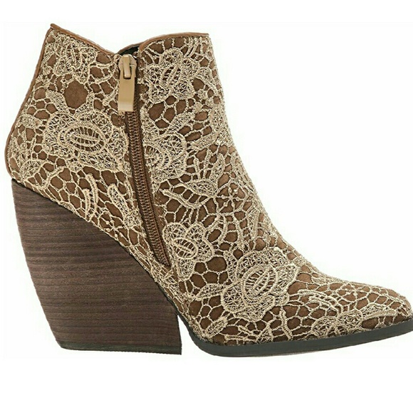 Very Volatile Shoes - Very Volatile Lacey ankle boots 7.5 tan round toe Very Volatile Shoes - Very Volatile Lacey ankle boots 7.5 tan round toe
